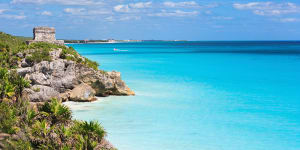 Turquoise water at Tulum,Yucatan Peninsula.