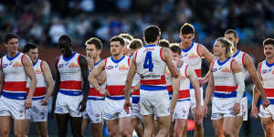 AFL faces possibility of no finals in Melbourne on first weekend of September;Blues in damage control;Hawks surge;Bulldogs tumble