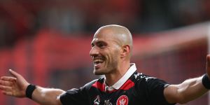 Vintage Troisi display seals big win for Wanderers,as Sydney FC held by Jets