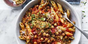 Penne with chickpeas and chilli. 