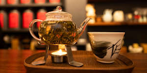 Nine Mountains green tea on a candle burner.