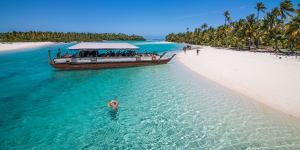 You can do nothing on beaches anywhere,but Aitutaki in the Cook Islands takes it to the extreme,with a pace so slow you’d swear time was suspended.