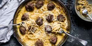Cacio e pepe meets spaghetti and meatballs.