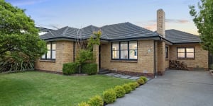 St Kilda player sells Cheltenham home for $1.532 million as Melbourne auctions return