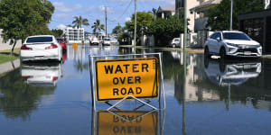 Streets flood as Cyclone Oma approaches south-east Queensland