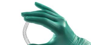 Doctors can widen the artery using a balloon. To keep it open,they insert a permanent metal tube called a stent.