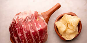 Paleta Iberico with crisps.
