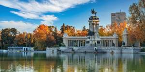 Autumn foliage in Madrid’s beautiful El Retiro Park.