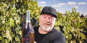 Radio personality Kyle Sandilands has joined the well-heeled residents of Bellevue Hills.