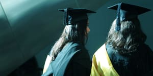 Choosing one career early in life doesn’t mean we’ll end up doing it forever,so it’s important to know how to change tack.