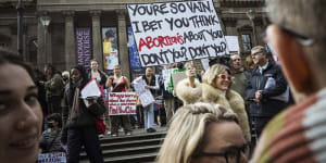 ‘My body,my choice’:Thousands rally in Melbourne to support US abortion rights