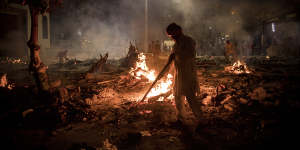 A crematorium in Delhi on Thursday where multiple funeral pyres were burning for victims of COVID-19.