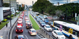 Boxing Day delays predicted as SEQ has first taste of Christmas traffic