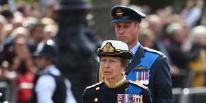 Princess Anne,the Princess Royal,walks behind the Queen’s coffin in a procession in London.