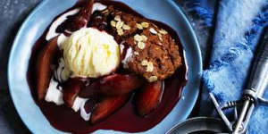 Gingerbread pudding with red wine pears.
