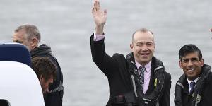 Sinking Sunak steers Tories towards iceberg as MPs jump overboard
