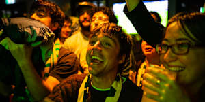 Rule tweak lets Queensland pubs open for Socceroos’ knockout clash