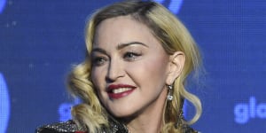 Fans sue Madonna for starting concerts hours late