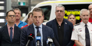 NSW government agrees to historic $500 million wages deal for paramedics