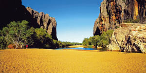 Four-wheel driving adventure on the Gibb River Road,Western Australia