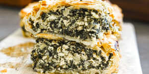 No soggy bottom:Spanakopita with puff pastry and haloumi.
