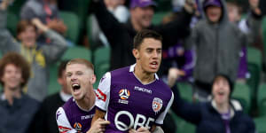 Ikonomidis stars as Glory destroy Phoenix