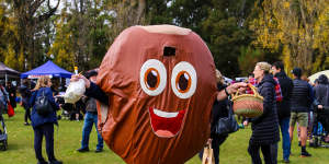 A human-sized mascot delivers the chestnut kitsch.