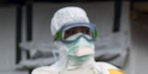 Man who died of Ebola had 10 children,infected several people