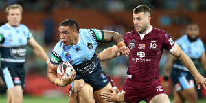 Tyson Frizell is determined to stop Queensland hounding Nathan Cleary on the last tackle.