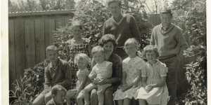 The Schooneveldt family photographed in 1961. Elisabeth is seated second from the right,next to her mother.