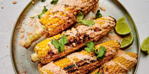 Coupled with a smoky,tangy dressing,corn cooked on the barbecue looks and tastes amazing. 