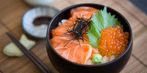 Salmon oyakodon (salmon and roe rice bowl).