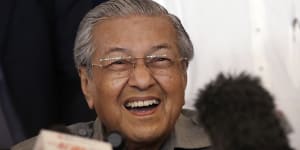 Mahathir sworn in as PM as Malaysia achieves first-ever power transition