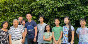 From left to right:Châu and Sang with son Thanh and grandchildren Brigitte,Albert,Callan,Chiara,Ben,Emma and Alex.