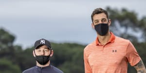 ‘Everyone’s just smiling’:Golfers return to greens as Victorian restrictions ease