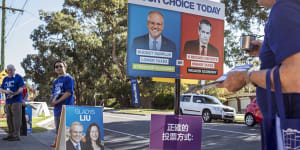 Oliver Yates alleged Liberal party signage used in Chisholm and Kooyong was designed to mislead Chinese speakers.