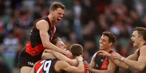 The Bombers rebounded from their defeat to the West Coast Eagles with a stirring win at the MCG.