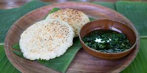 Crispy crackling sticky rice. 