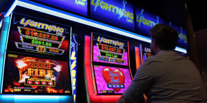 Lightning Link has been"hugely beneficial"to Aristocrat's growth in the pokies market,according to an analyst. 