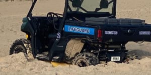 Police hunt for Bondi Beach buggy snatchers after lifeguard tower break-in