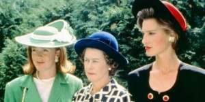Carolyn Sadowska (centre) as the Queen in The Women of Windsor (1992).