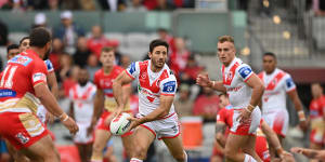 Ben Hunt scored a try,provided a try assist,and made a try-saving tackle on the Dolphins’ Tom Bostock.