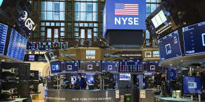 Tech stock sell-off keeps nervous investors on sidelines