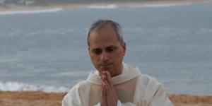 Pope Leo XIV celebrating mass at Sydney’s Collaroy Beach in 2009.
