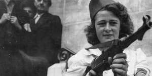 French Resistance fighter Simone Segouin has died aged 97.
