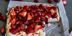 Scone slab with lots of strawberries recipe. KatrinaÂ Meynink's slab bakes for Good Food August 2020. Please creditÂ KatrinaÂ Meynink. Good Food use only.