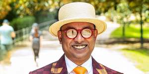 Not even a pandemic could stop Singam from dressing up for a COVID-safe Melbourne Cup photo shoot in 2020. 