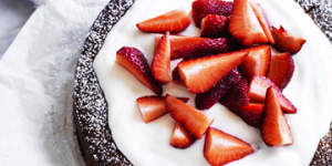 Strawberry and yoghurt cake.