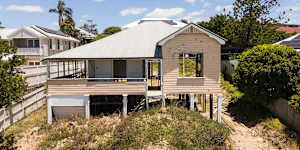 The “house” - or rather,the house frame - at 28 Parry Street in Bulimba has sold at auction.