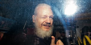 Assange defence questions why Obama didn't seek to prosecute him